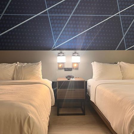 Comfort Suites Louisville Airport Екстериор снимка