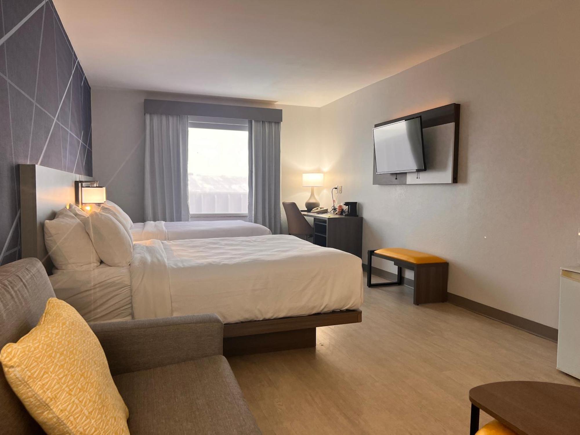 Comfort Suites Louisville Airport Екстериор снимка