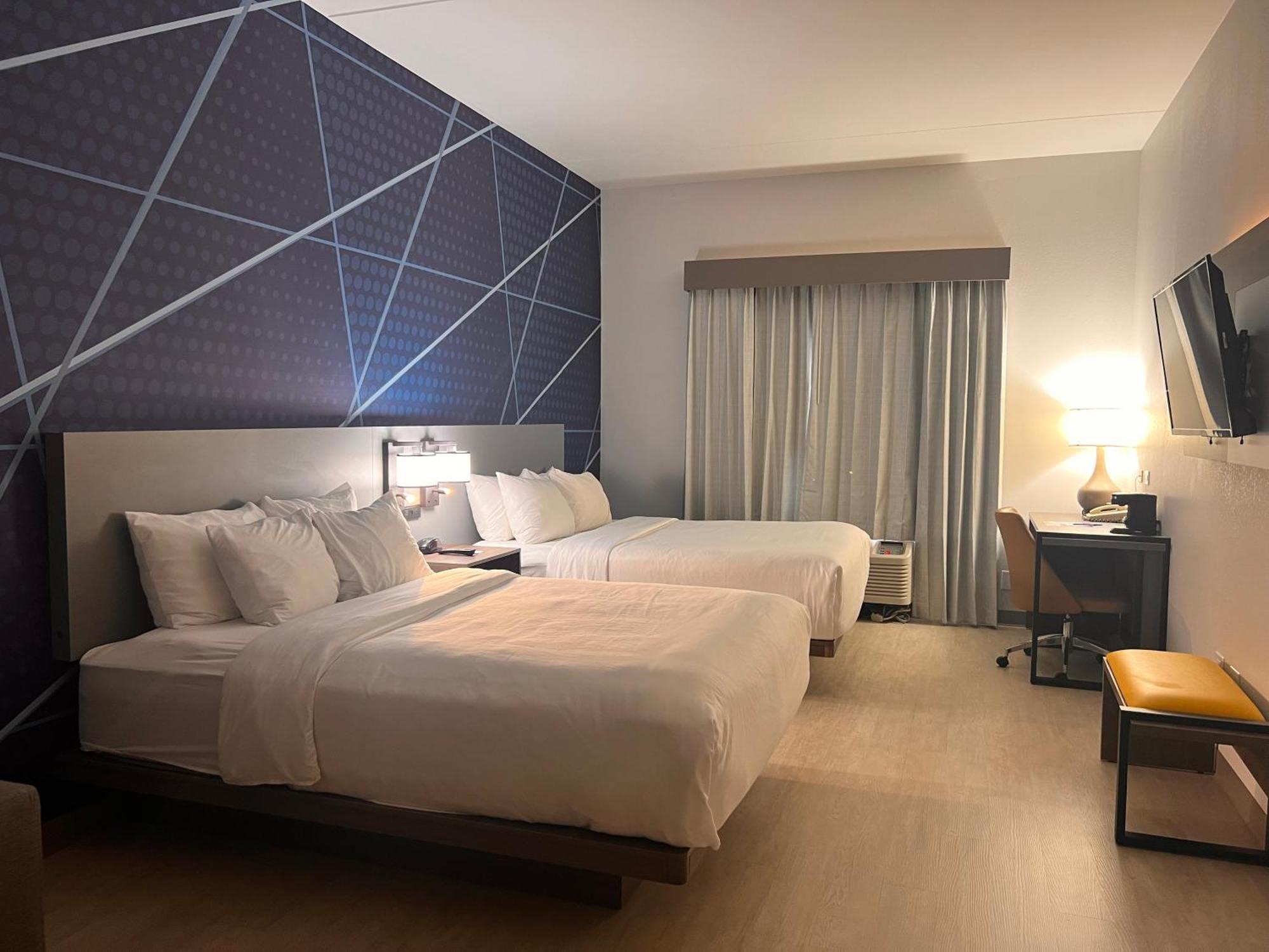 Comfort Suites Louisville Airport Екстериор снимка