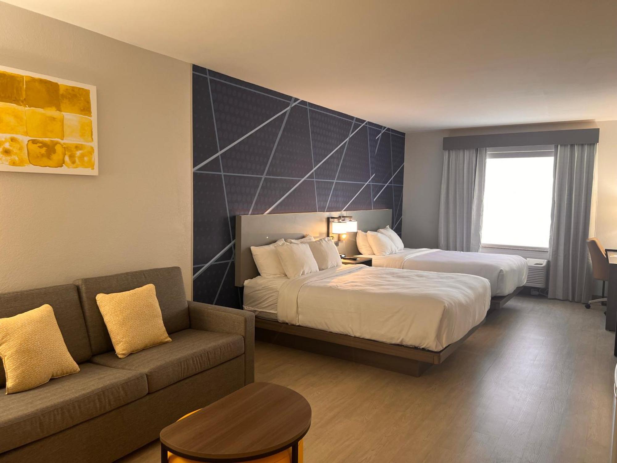 Comfort Suites Louisville Airport Екстериор снимка