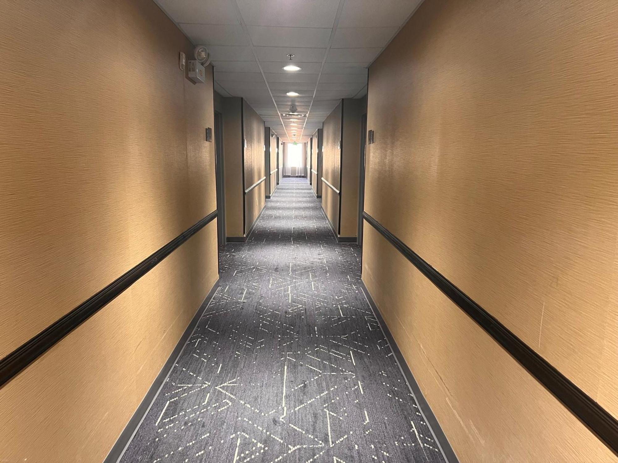 Comfort Suites Louisville Airport Екстериор снимка