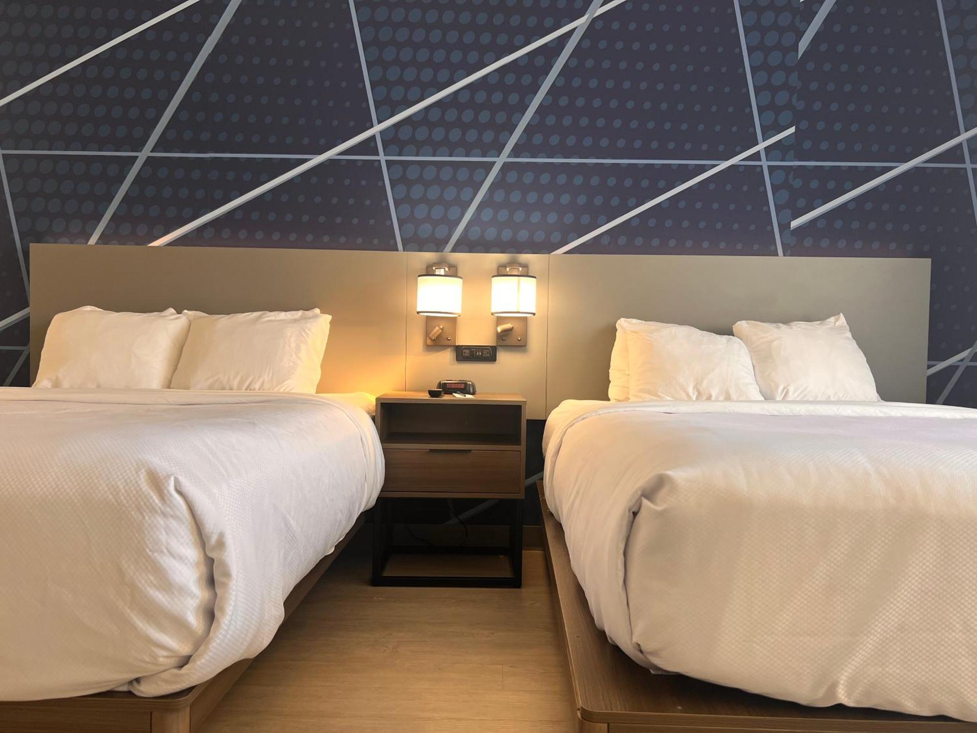 Comfort Suites Louisville Airport Екстериор снимка