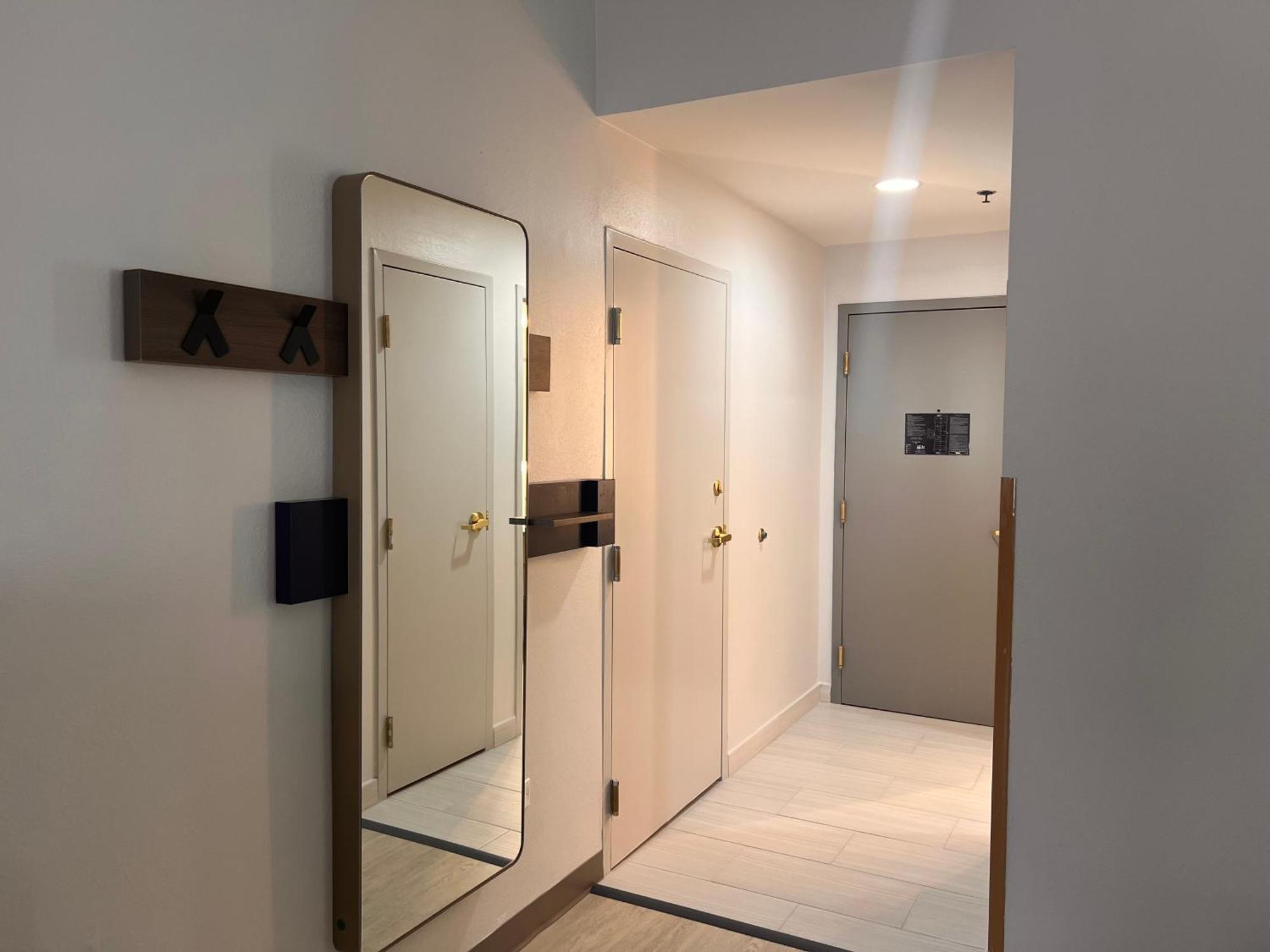 Comfort Suites Louisville Airport Екстериор снимка