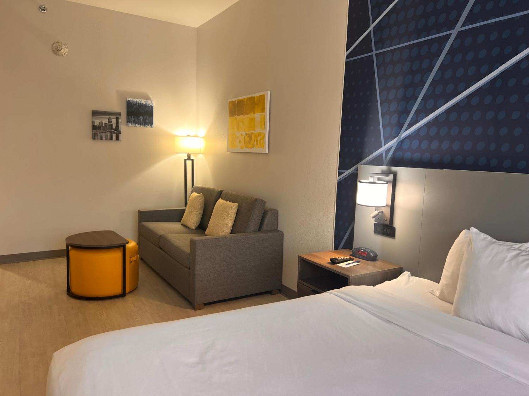 Comfort Suites Louisville Airport Екстериор снимка