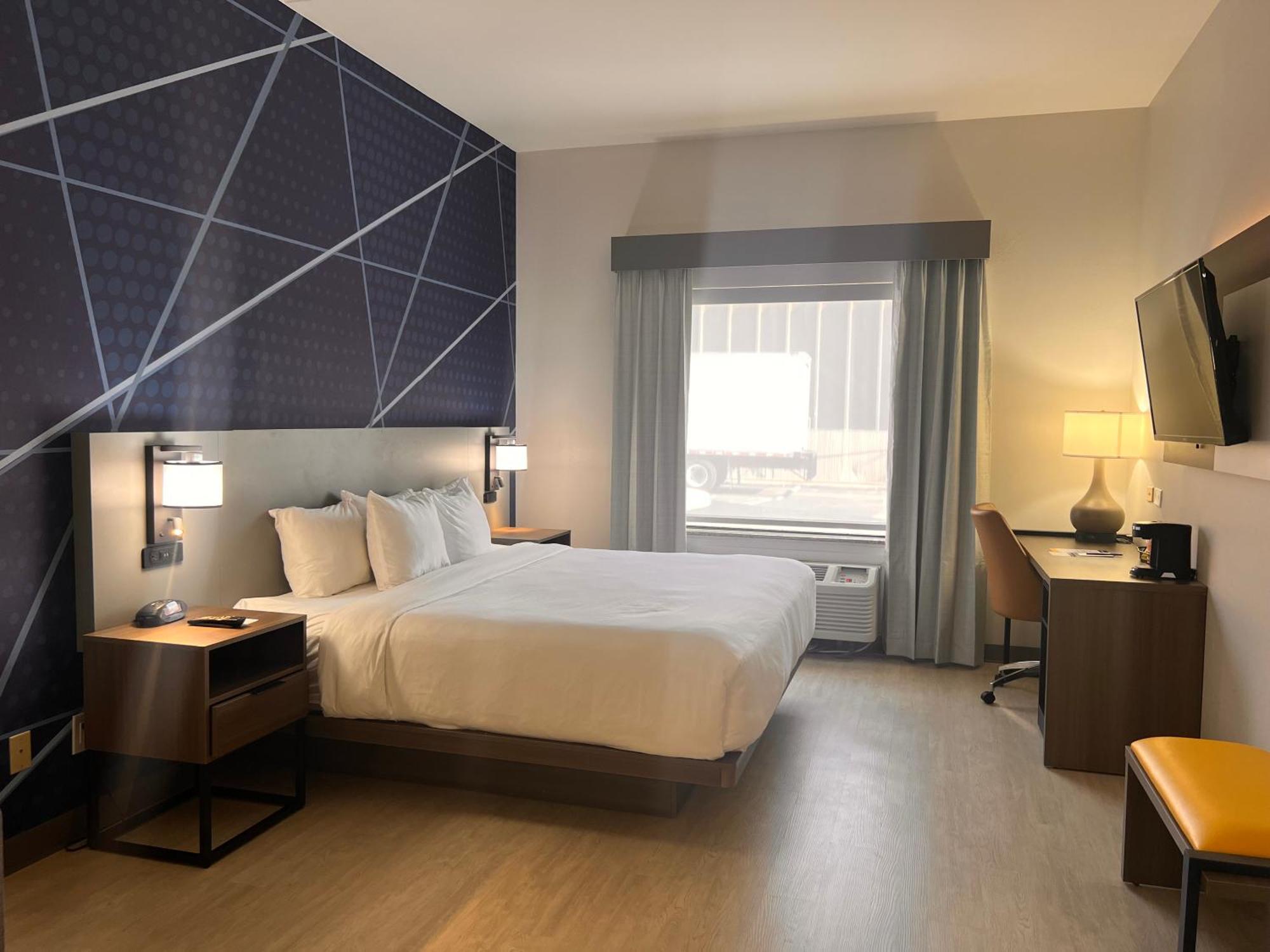 Comfort Suites Louisville Airport Екстериор снимка