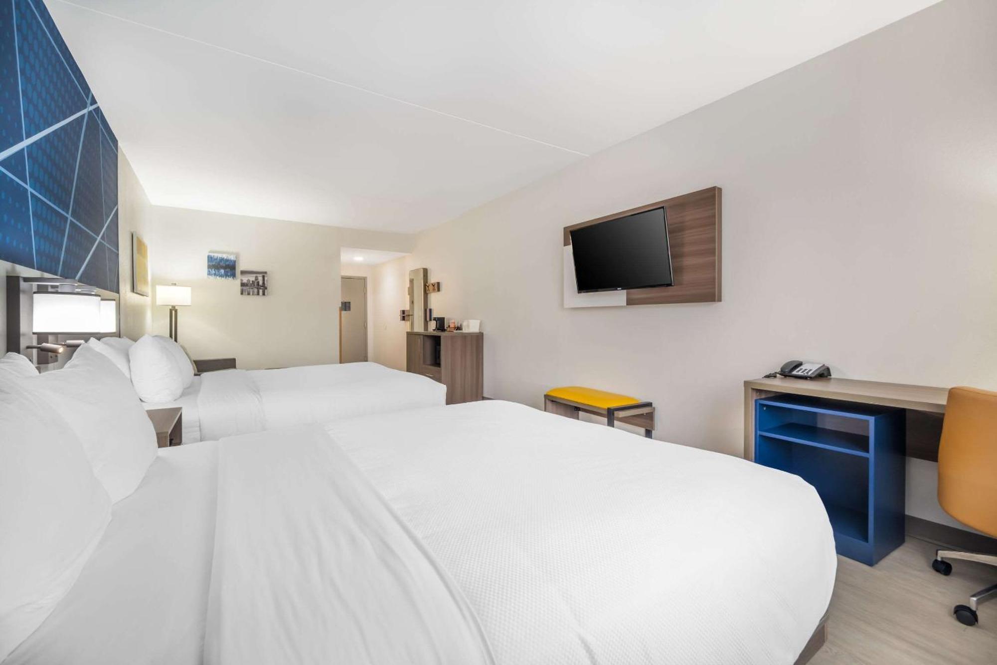 Comfort Suites Louisville Airport Екстериор снимка