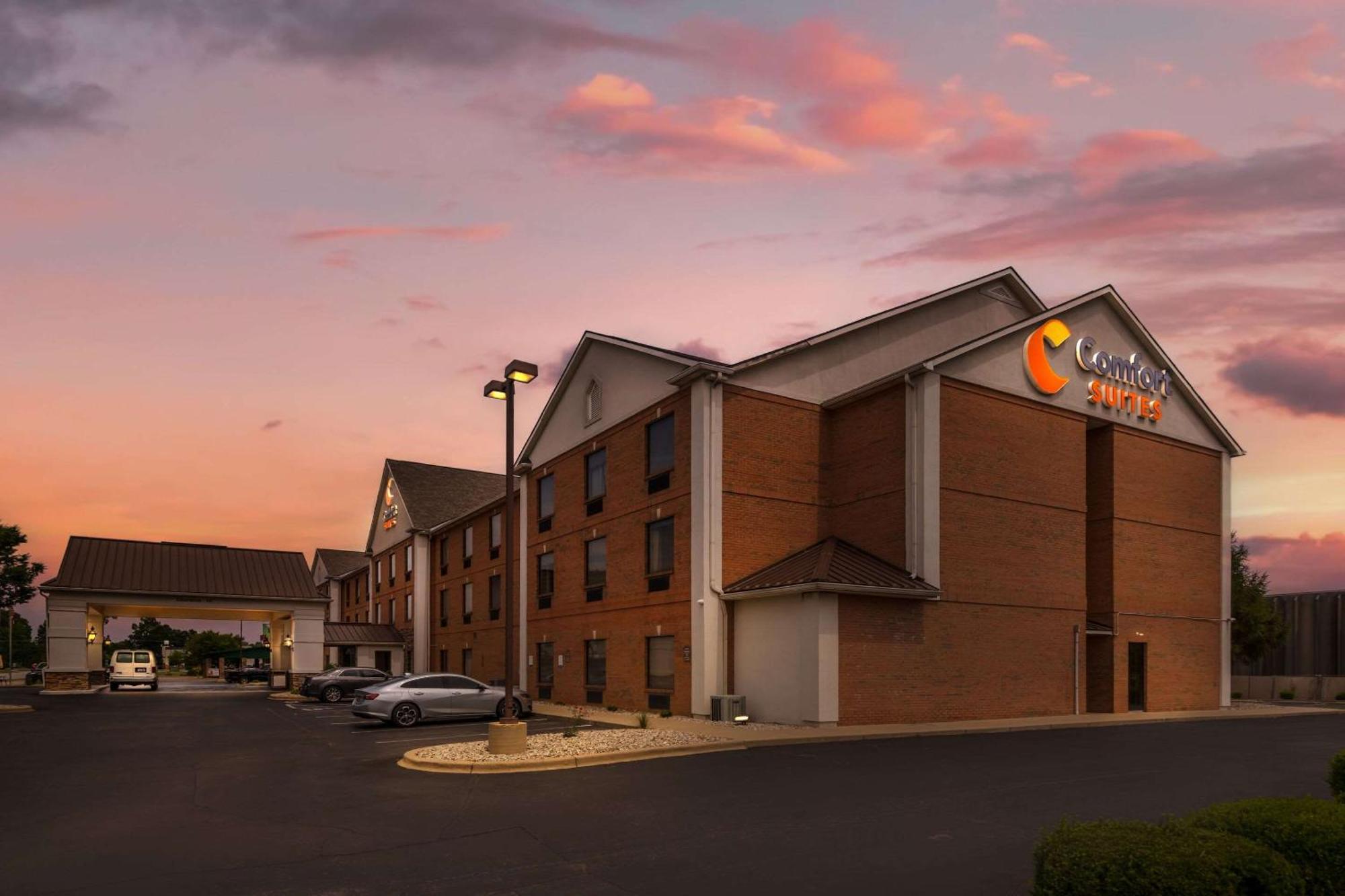 Comfort Suites Louisville Airport Екстериор снимка