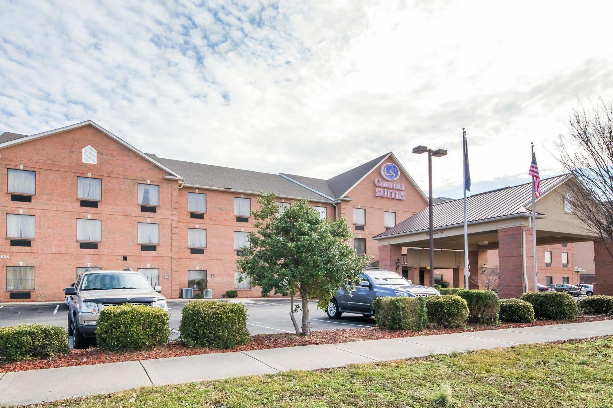 Comfort Suites Louisville Airport Екстериор снимка