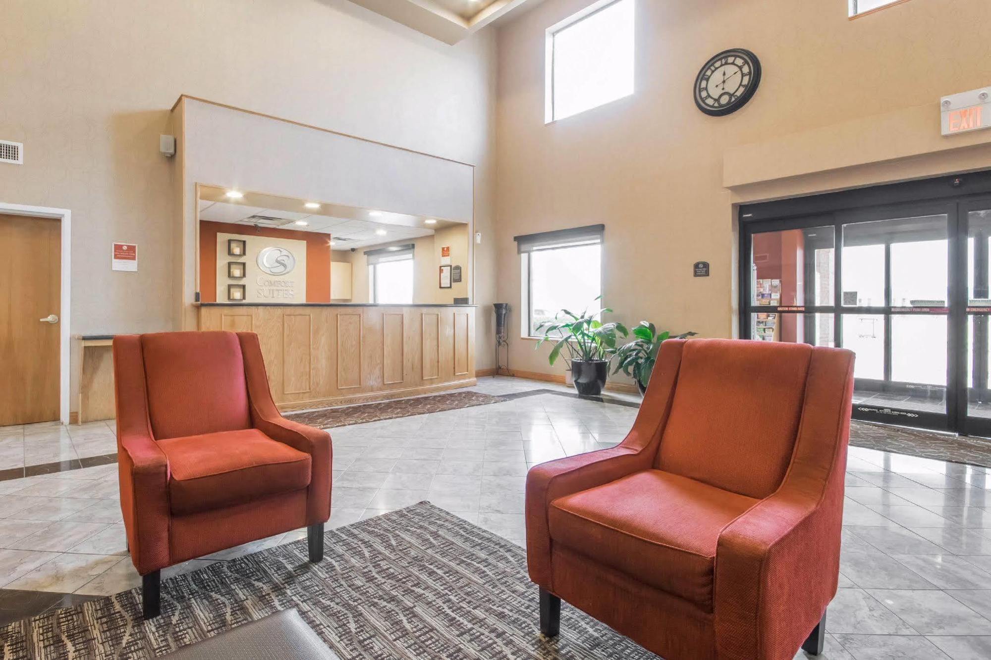Comfort Suites Louisville Airport Екстериор снимка